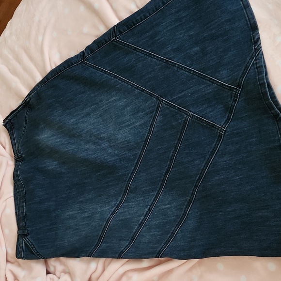 Avenue Dresses & Skirts - Vintage AVENUE Denim skirt Size 14/16